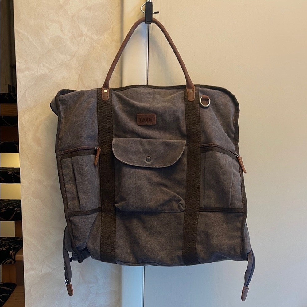 Gray & Black S-Zone Garment Bag w/Leather Handles, like new!